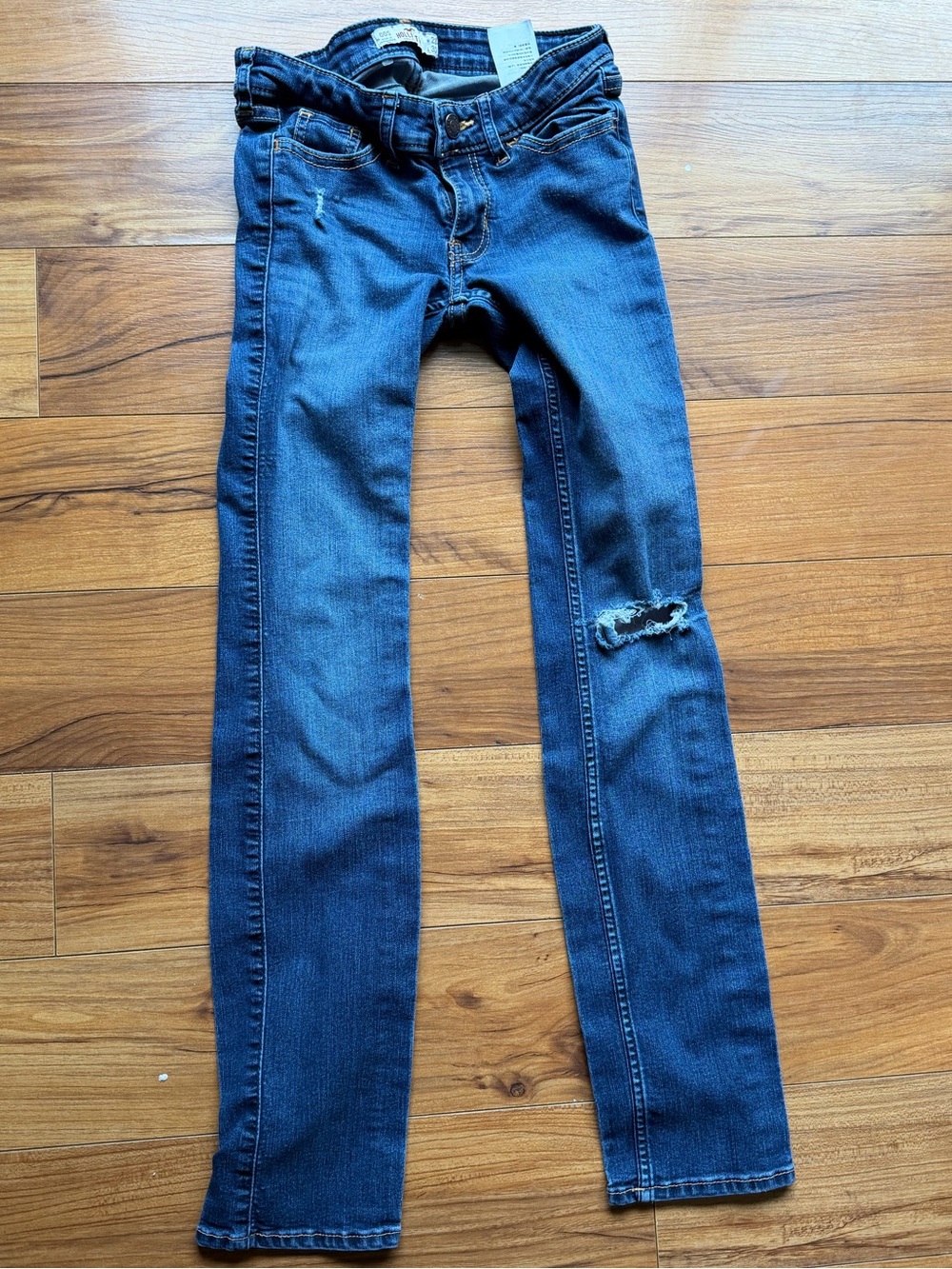Hollister W23 L30 Dark Blue Distressed Jeans